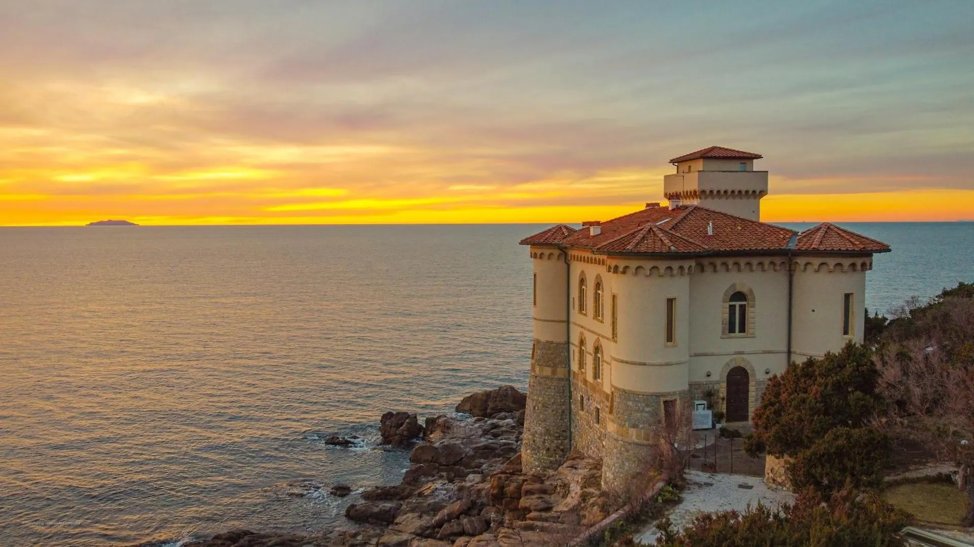 Suite Al Castello Boccale Terrazza Sul Mare Livorno 0*,  Italy